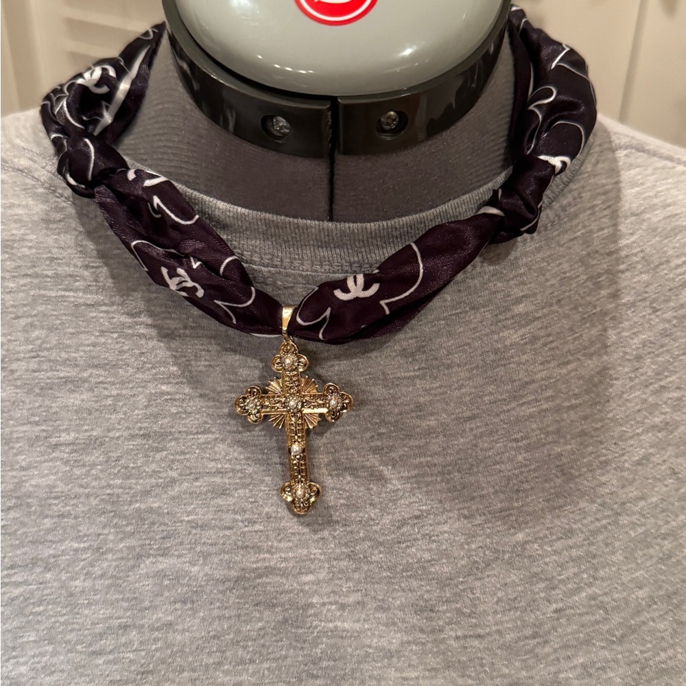 Custom Luxe Gold Cross Pendant Necklace